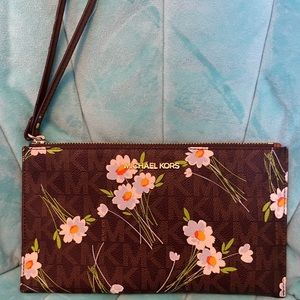 Michael Kors Large Wrislet